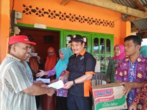 Ikut Perihatin, Kadinkes Provinsi Bengkulu dan Jajaran Kunjungi Staf Pegawai Yang Jadi Korban Banjir