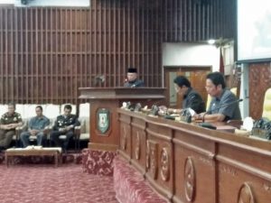 Gubernur Beri Jawaban Atas Pandangan Fraksi Terhadap Raperda RUED-P Bengkulu