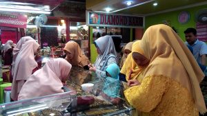 Pembeli Emas Perhiasan Tetap Ramai Meski Harga Naik