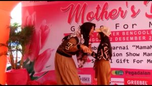 Fashion Show Mamamia Sambut Hari Ibu
