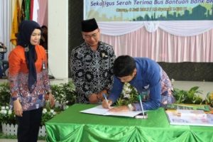 BRI Cabang Curup Serahkan Bantuan Bus Kepada STAIN Curup