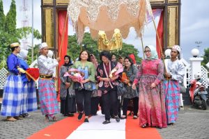 Sosialisasi, OASE Kabinet Kerja Riri Sandjojo Disambut Hangat Warga Bone