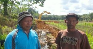 Terima Bantuan Alat Berat, Kelompok Tani Kirim Video Ucapan Terimakasih Ke Rohidin Mersyah