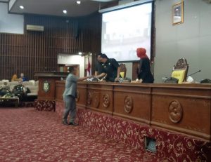 Paripurna Penyampaian Nota Penjelasan Gubernur Atas 3 Raperda Usulan