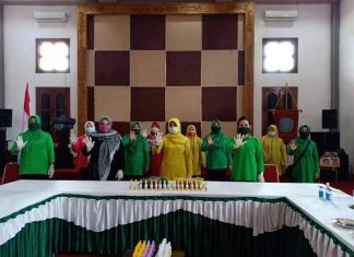 Cegah Penyebaran Covid-19, Penggerak PKK Mukomuko lakukan Pembuatan Hand Sanitaizer