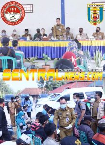 Bupati Way Kanan Turun Langsung Salurkan Bantuan BST APBD di Dua Kecamatan