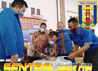 Ketua DPW PAN Serahkan Rekomendasi Dukungan Kepada RAS dan Ali Rahman di Pilbup 2020 Way Kanan