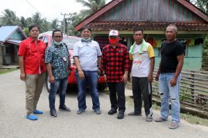 Menembus Keterbatasan Komunikasi,  Gusril Pausi Bawa Telkomsel Masuk Desa