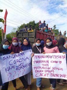 Disebut Meninggal Positif Covid-19, Warga Tebing Kaning BU Unjuk Rasa Dengan Blokade Jalan Lintas