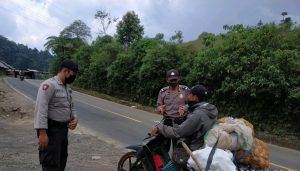Polsek Sindang Kelingi Gelar Razia Yustisi Covid-19 Didepan Mako