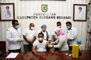 Wabup Orang Pertama di vaksin Sinovac Covid-19 Di Kabupaten Sergai