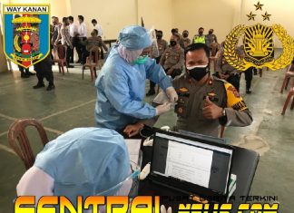 Sukseskan Program Pemerintah, Kapolsek Way Tuba Ikuti Vaksinasi di GSG GP Polres Way Kanan
