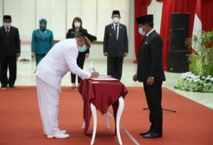Gubernur Lantik Topan Amrullah Bupati Malinau 2016-2021  Kalimantan Utara,