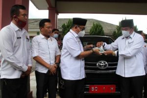 Berakhir Masa Jabatan, Bupati Lebong Rosjhonsyah Kembalikan Kendaraan Dinas