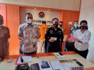 Ditreskrimsus Polda Kepri Berhasil OTT Oknum Aparatur Sipil Negara Skipm Kota Batam