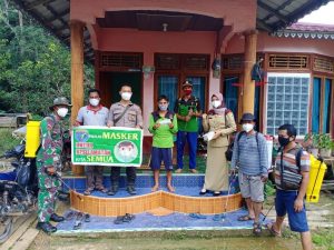 Danramil 11/Silat Hilir Turunkan Babinsa Dalam Giat PPKM Mikro