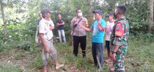 Hadiri Mediasi Sengketa Lahan, Babinsa 06/Putussibau Utara Minta Warga untuk Berdamai