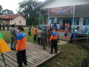 Hadiri Pembentukan dan Pelatihan Relawan Kebakaran Desa, Ini Harapan Babinsa Koramil 1206/12 – Kalis