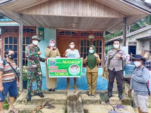 Himbauan 5 M, Anggota Koramil 11/ Silat Hilir Saat Sosialisasi Protkes