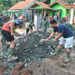 Satgas TMMD Ke 111 dan Warga tidak Mengurangi Rasa Semangat Kerjakan Pembangunan Jalan