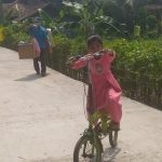 Anak-Anak, Bisa Bermain Sepeda Di Jalan Yang Sudah Bagus Tersebut
