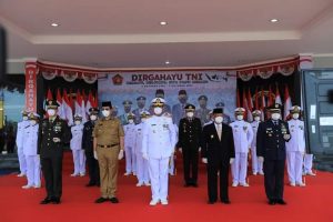 Wagub Hadiri Memperingati HUT TNI Ke- 76 Tahun di Mako-Lantamal III Tarakan