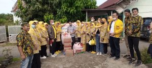 Sambut HUT Partai Golkar Ke-57, AMPG dan KPPG Golkar Provinsi Bengkulu Gelar Bakti Sosial