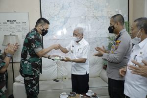 Forkopimda Kabupaten Asahan Beri Kejutan Kepada Dandim 0208/AS di HUT ke 76 TNI AD