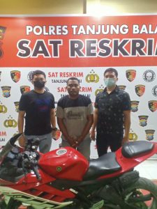 Kereta Lenyap di Tukar Kain Lap