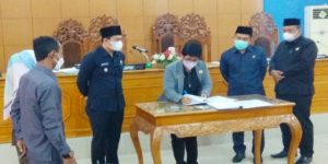 Gelar Paripurna, 7 Fraksi DPRD BU Setujui Rancangan Perda PDAM Menjadi Perumda Tirta Ratu Samban