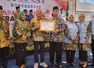 Sebagai Kabupaten Berhasil Dalam Pencegahan dan Pemberantasan Korupsi Bubati BS Terima Penghargaan