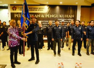 Ketua Umum PWI Pusat Melantik Pengurus PWI Kaltara