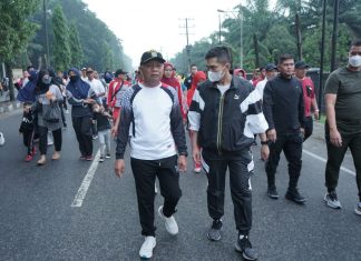 Meriahkan HUT ke 77 RI, Bupati Lepas Gerak Jalan Santai