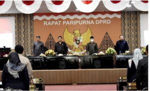 Rapat Paripurna DPRD, Sekda Kendal Sampaikan Jawaban Bupati Atas Pandangan Umum Fraksi-Fraksi