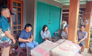 Musibah Kebakaran Timpa 2 Rumah Warga, DPRD Kepahiang Beri Bantuan 20 Sak Semen