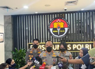 Kerahkan Tim DVI, Polri Gerak Cepat Berikan Pertolongan Korban Kerusuhan Laga Arema Vs Persebaya