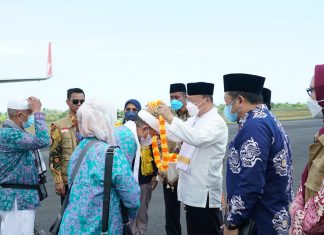 Rombongan Jamaah Haji Asal Bengkulu Disambut Langdung Gubernur Rohidin Mersyah