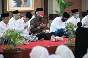 Gelar Istighosah dan Doa Bersama, Ganjar; Kita Kuatkan Batin Hadapi Situasi Tak Gampang