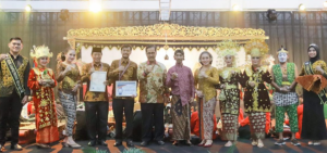 Sambut HUT Kemerdekaan RI ke-77 Tahun 2022, Kadis Dikbud Provinsi Bengkulu Hadiri Pagelaran Wayang Kulit