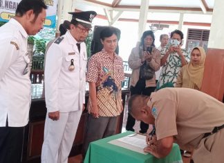 Pelantikan 6 Perangkat Desa Baru Desa Pelem Kertosono