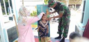 Kurangi Angka Stunting, Babinsa Aktif Dampingi Petugas Posyandu