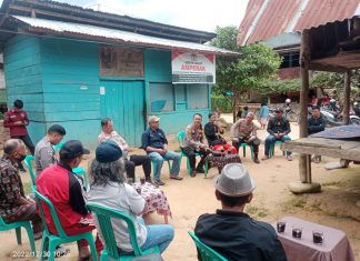 Kapolres Mamasa Mendengarkan Keluh Kesah Masyarakat, Melalui Jumat Curhat Didusun Kole, Desa Rambusaratu