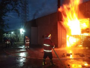 Pabrik Eggtrey di Blitar Ludes Terbakar, Diamuk Sijago Merah