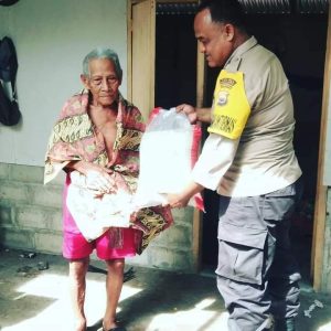 Dipimpin Kapolres Langsung, Jajaran Polsek Mukomuko Utara Gelar Baksos