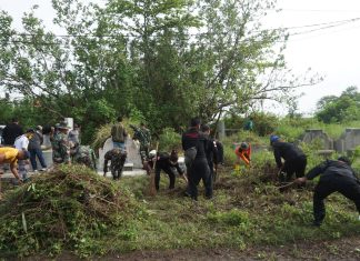 TNI/Polri Dan Kokam Bersihkan Komplek Pemakaman Etnis Tionghoa