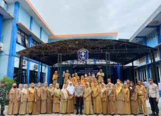 Kapolres Nganjuk Hadir Dan Menjadi Pembina Upacara Di SMA Negeri 2 Nganjuk