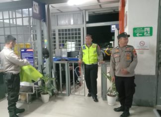 Cegah Pelaku Kejahatan Malam Hari, Polsek Weleri Patroli BLP Pantau Obyek Vital