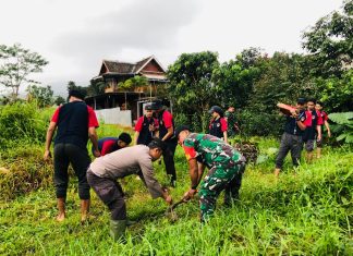 Polri Peduli Penghijauan, Polsek Limbangan Lakukan Penanaman Pohon di Bantaran Sungai