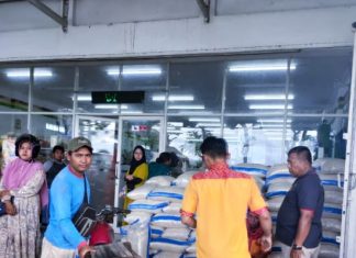 Beras Perum Bulog Ludes Di Borong Dalam Waktu 2 Jam Di Desa Ngepung