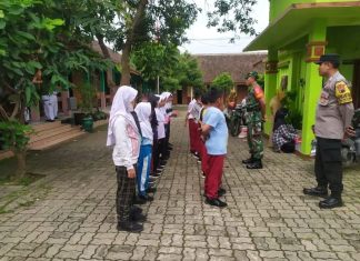 Tanamkan Kedisiplinan Sejak Dini, Babinsa Latih PBB Siswa Sekolah Dasar